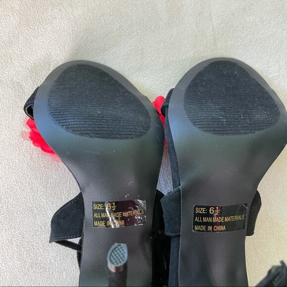 Qupid NWOB Fringe Wrap Tie Sandal Red Flowers Open Toe Stiletto Heel Size 6.5 - Picture 7 of 7